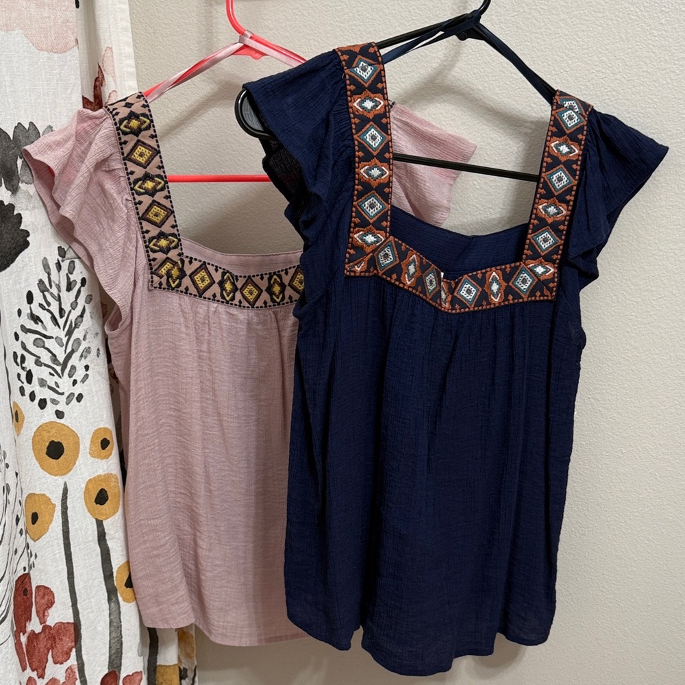 Women’s Xhilaration Navy and Pink Embroidered Square Neckline Blouses. Size S